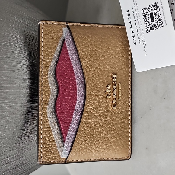 Coach Lips Card Holder - Picture 1 of 5